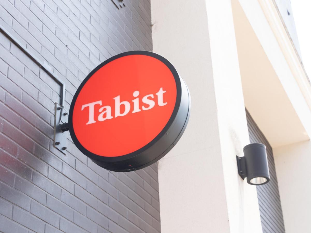 Отель Tabist S Hyde Park Koga Station Экстерьер фото